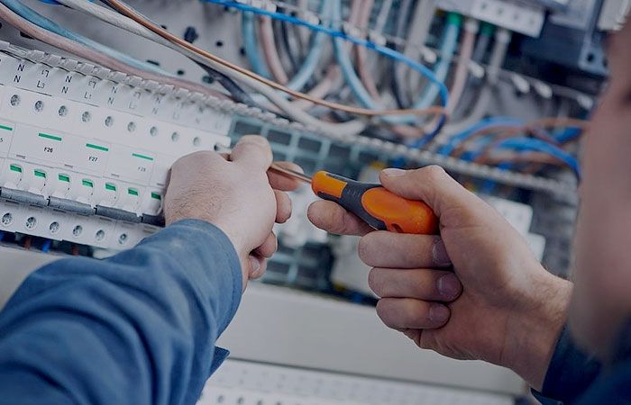 Find An Electrician In Green Valley 